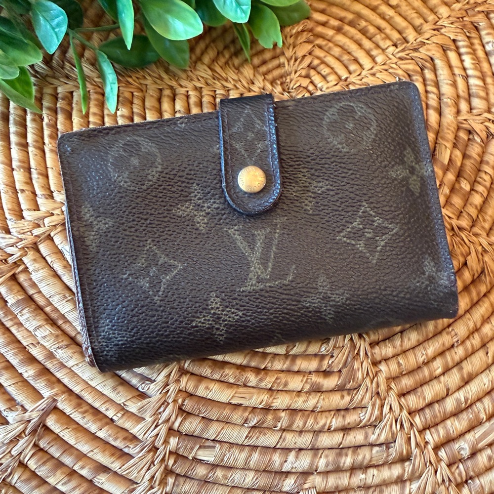 Louis Vuitton Dark Brown Monogram Wallet with Kisslock - Picture 17 of 17